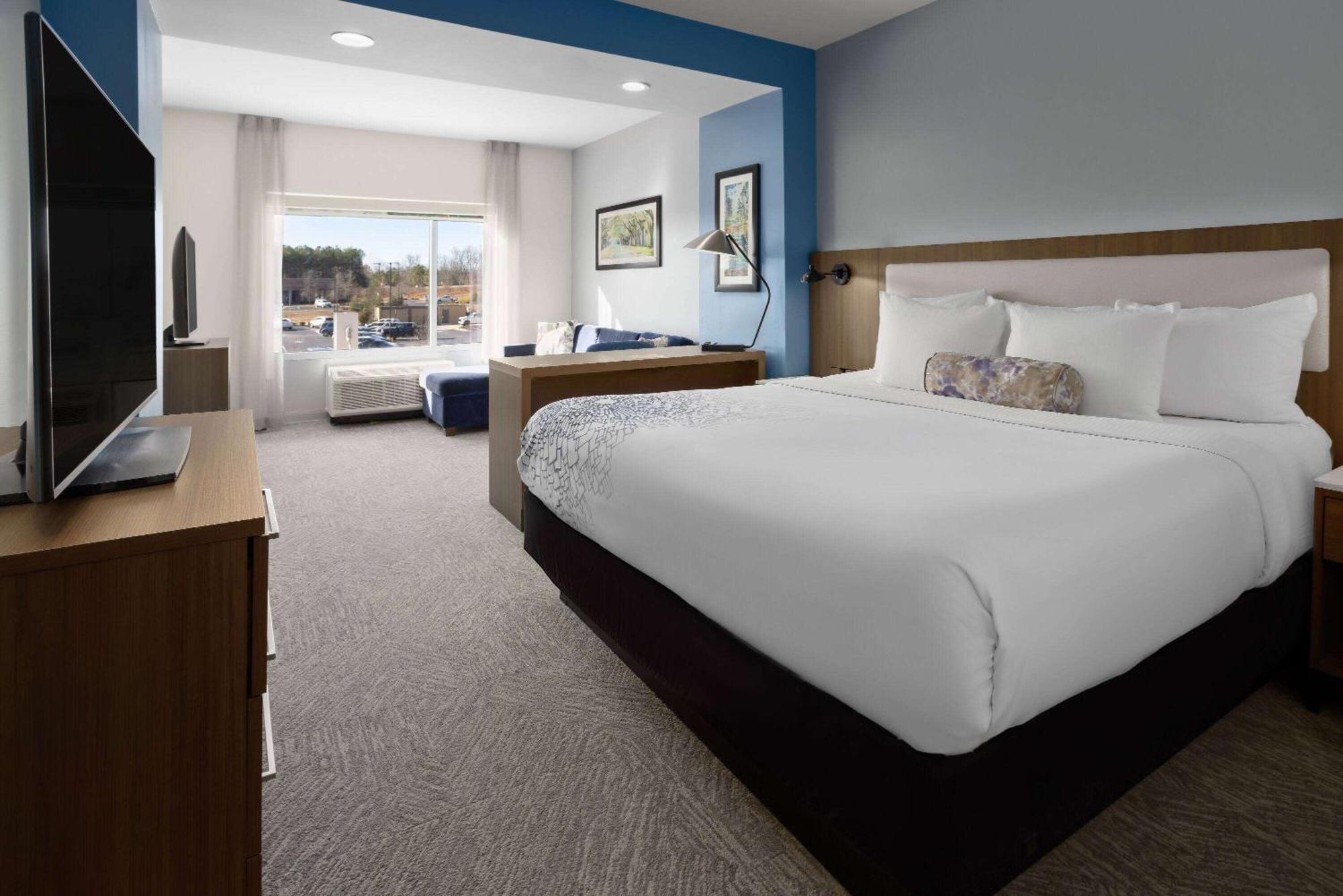 La Quinta Inn & Suites By Wyndham Локъст Гроув Екстериор снимка