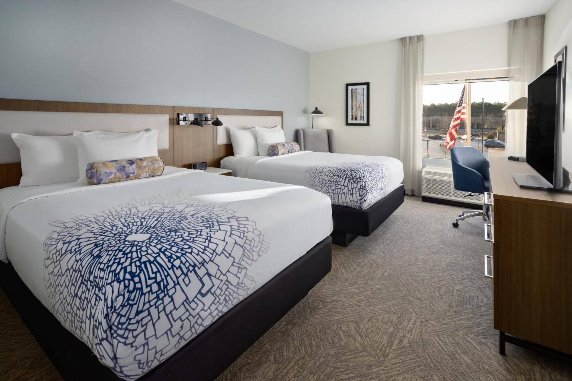 La Quinta Inn & Suites By Wyndham Локъст Гроув Екстериор снимка