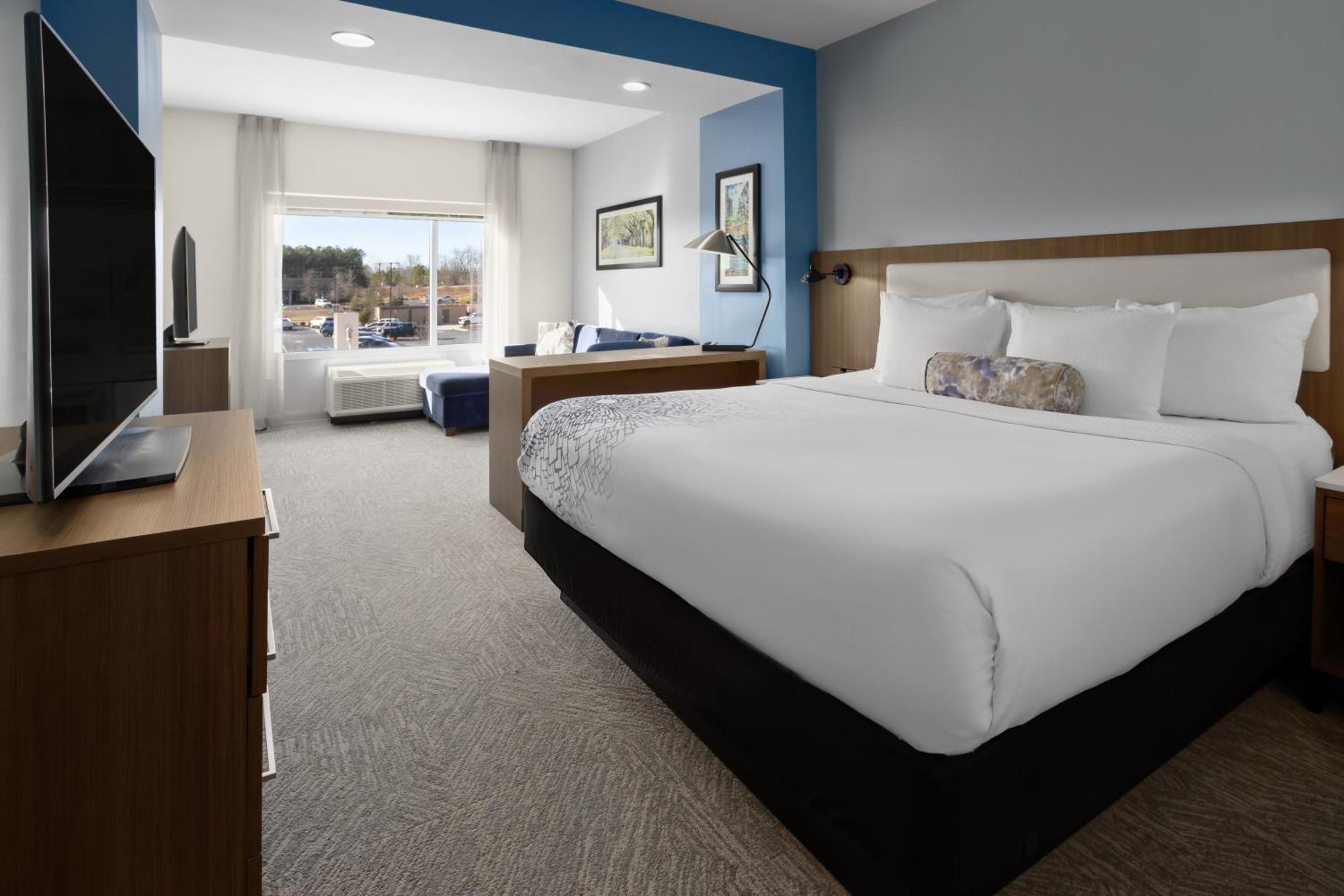 La Quinta Inn & Suites By Wyndham Локъст Гроув Екстериор снимка
